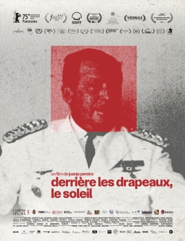 Derrière les drapeaux, le soleil